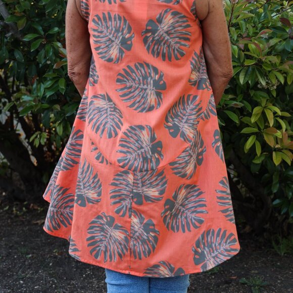 NWT Tropical Sunset Orange Sleeveless Palm Leaf Button Front High Low Top - Picture 5 of 7